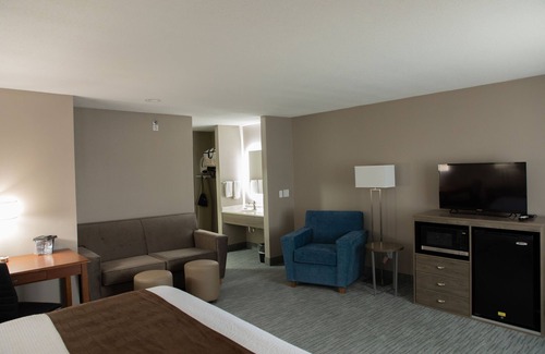 Lomira Hotel | Lomira Inn and Suites