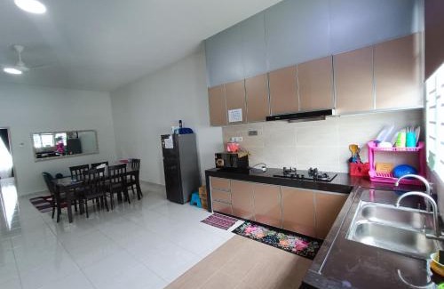 Jasin House | LOMPOI HOMESTAY Islam Guest