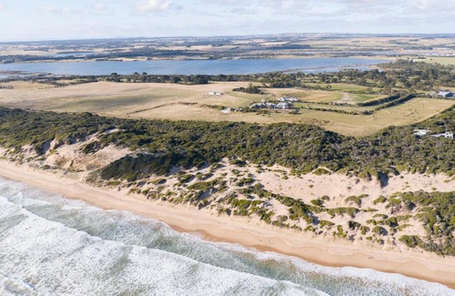 Point Lonsdale Hotel | Lon Retreat