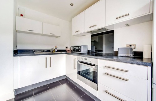 Brent Apartment | London Apartment next to tube station
