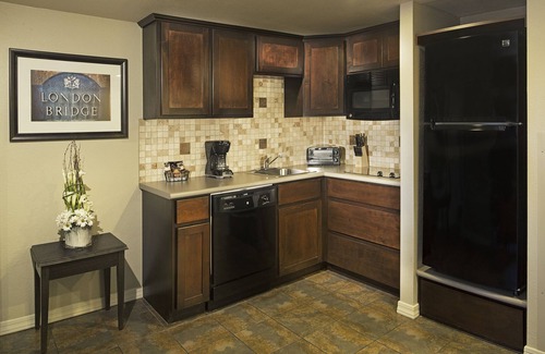 Lake Havasu City Resort | London Bridge Resort