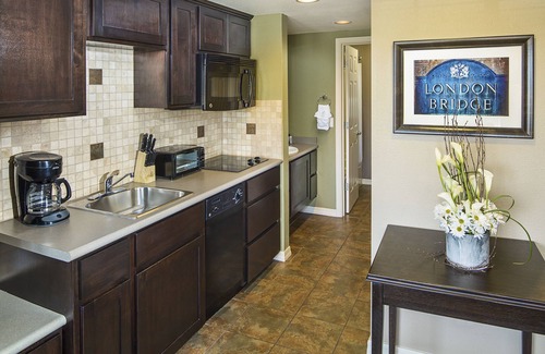 Lake Havasu City Resort | London Bridge Resort