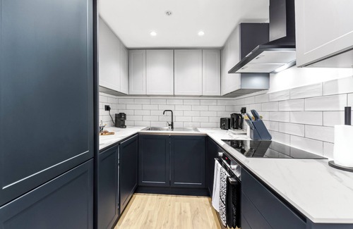 Tachbrook Apartment | London Calling: 2BR Flat with Chic London Flair