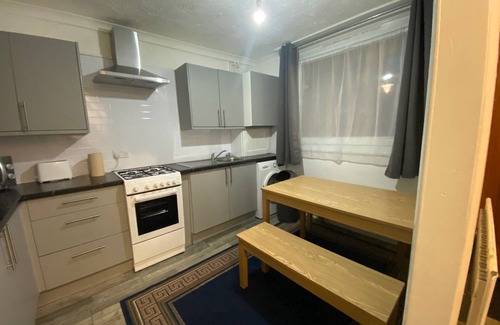 Poplar House | London Charm - 3 Bedroom House Near Canary Wharf