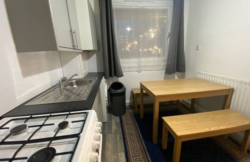 Poplar House | London Charm - 3 Bedroom House Near Canary Wharf