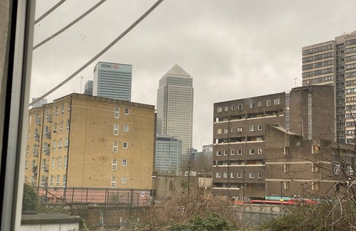 Poplar House | London Charm - 3 Bedroom House Near Canary Wharf