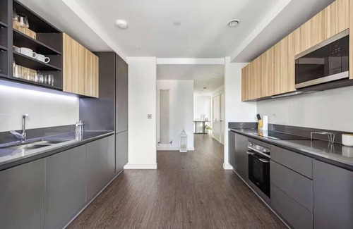 Docklands Apartment | London Gateway Apartment