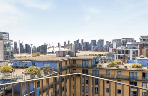 Docklands Apartment | London Gateway Apartment