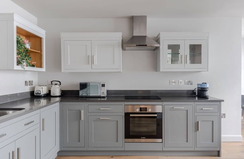 Clerkenwell Apartment | London's Calling - Farringdon - by Frankie Says