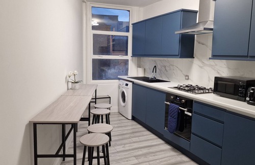 Stratford Apartment | London Stratford 4 bed modern Apartment near train station and Olympic stadium