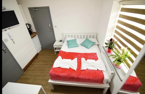 St. Dunstan's Apartment | London Suite