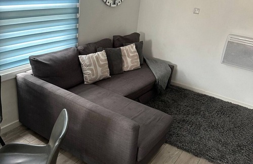 Watford Apartment | London/Watford, 8 single beds, great location