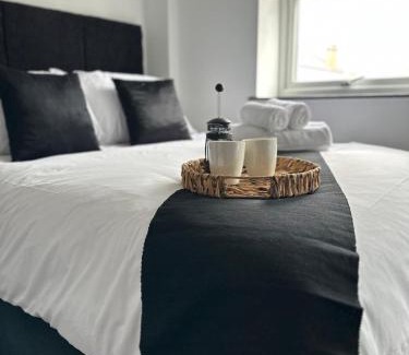 Borehamwood Apartment | London WD6 2min from station