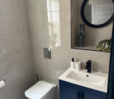 Borehamwood Apartment | London WD6 2min from station