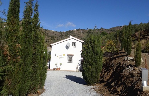Sayalonga House | Lone-standing finca with sea view and pool
