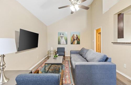Dallas House | Lone Star Hideaway