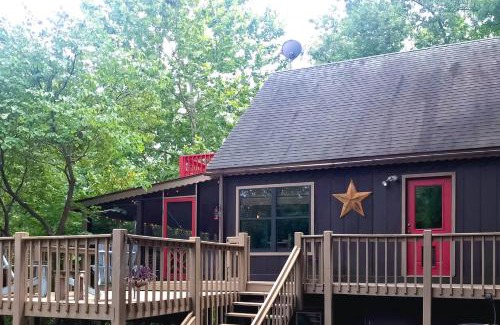 Eureka Springs House | Lone Star Lake House