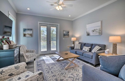 Long Beach House | Long Beach Getaway with Decks and Ocean Views!