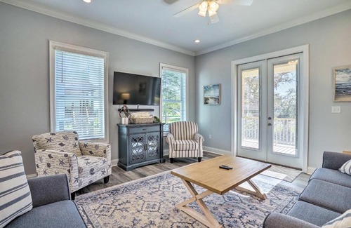 Long Beach House | Long Beach Getaway with Decks and Ocean Views!