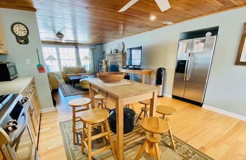 Loveladies House | Long Beach Island LBI Loveladies Bayside Home 200 yards to beach