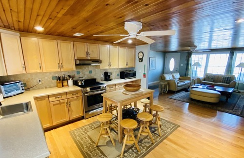 Loveladies House | Long Beach Island LBI Loveladies Bayside Home 200 yards to beach