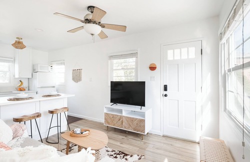North Long Beach Apartment | Long Beach Retreat - Private back house with AC, Air Purifiers, & Soft Water