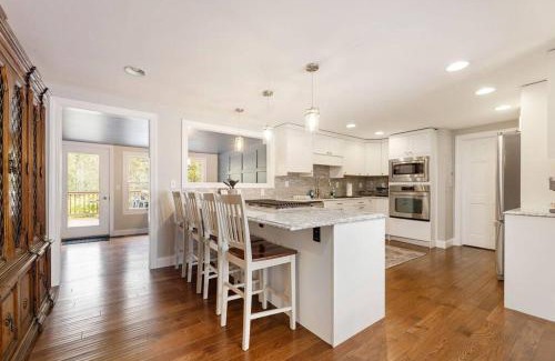 Traverse City House | Long Lake Escape, Modern 3 Bedroom, Lower Unit of Duplex Home, Minutes to Downtown Traverse