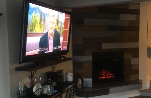Regional District of Nanaimo Bed & Breakfast | Long Lake Waterfront Bed and Breakfast