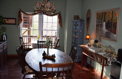 Dahlonega Cabin | Long Mountain Lodge Bed & Breakfast