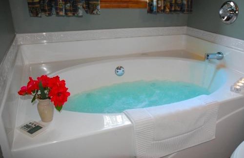 Dahlonega Cabin | Long Mountain Lodge Bed & Breakfast