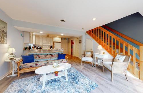 York Beach Apartment | Long Sands Escape