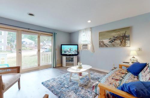 York Beach Apartment | Long Sands Escape