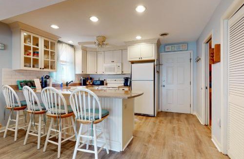 York Beach Apartment | Long Sands Escape