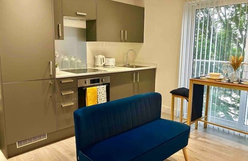 Hemel Hempstead Apartment | Long Stay Cozy Studio | Sleeps 2