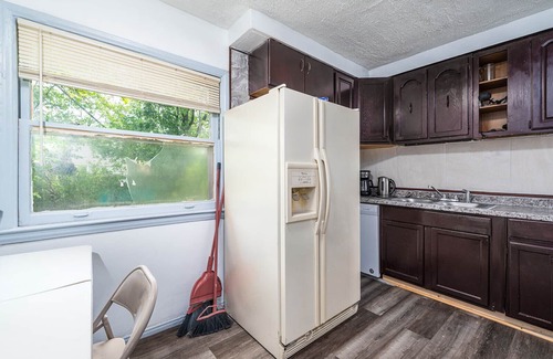 Detroit House | Long stay - Spacious 3 bedroom with 3 full bath