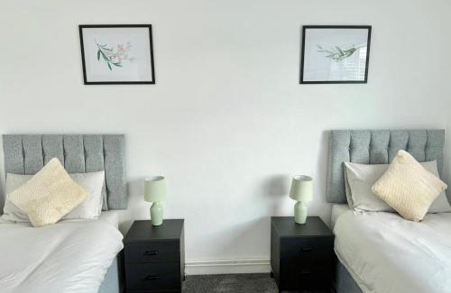 Cheshunt Apartment | Long Term Comfort - 2BR Haven