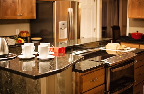 Bal Habor House | Long Term Corporate Rental Near I-75 & Downtown 'nooga (Special Spring Rates)