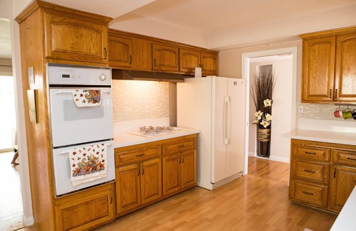 Hermosa Village House | Long Term Rental House: 5 Minutes to Disneyland/Convention Center