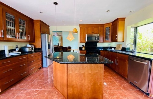 Hawaii Kai House | Long term rental Marina Front rental in Hawaii Kai with pool