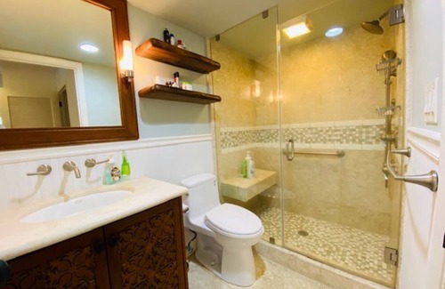 Hawaii Kai House | Long term rental Marina Front rental in Hawaii Kai with pool