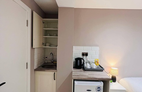 Lee Apartment | Long Term The Nest 1 Bedroom Studio