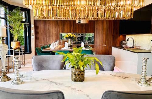 Ayr House | Longbank Luxury Lets
