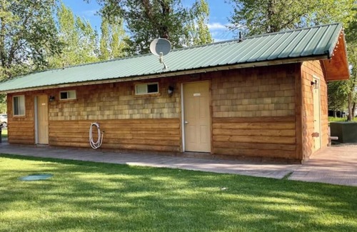 Ririe Apartment | Longhorn Cabin At Mountain River Ranch