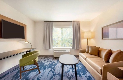 Longmont House | Longmont Hotel Near Boulder, CO