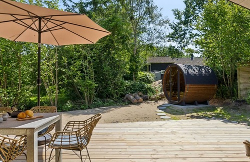 Knebel House | "Lonneke" - 450m from the sea by Interhome
