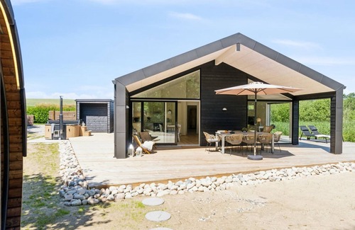 Knebel House | "Lonneke" - 450m from the sea by Interhome