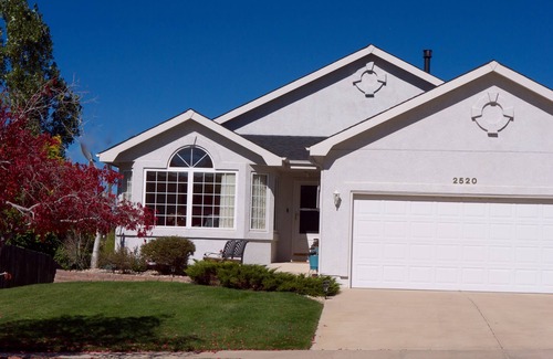 Colorado Springs House | LOOK NO FURTHER! YOUR PERFECT STAY BEGINS HERE. USAFA & ATTRACTIONS NEARBY