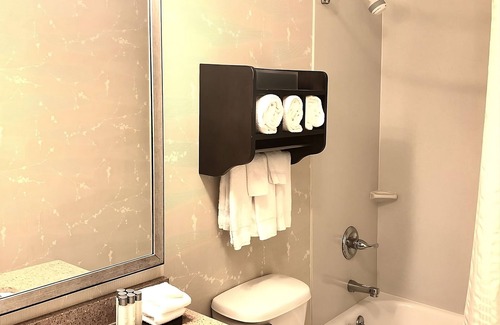 Koreatown Hotel | Look No Further! 2 Relaxing Units, Pet-Friendly, Near Madame Tussauds New York!