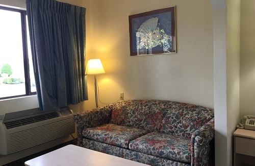 Cabot Resort | Look No Further! Free Breakfast & Parking, Pool, Minutes to Cambridge Park