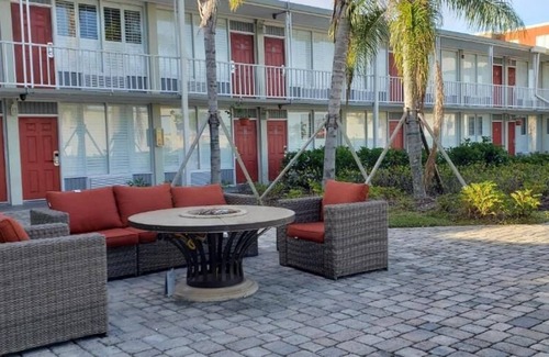 June Park House | Look No Further! Free Breakfast, Free Parking, Near Museum of Arts and Science